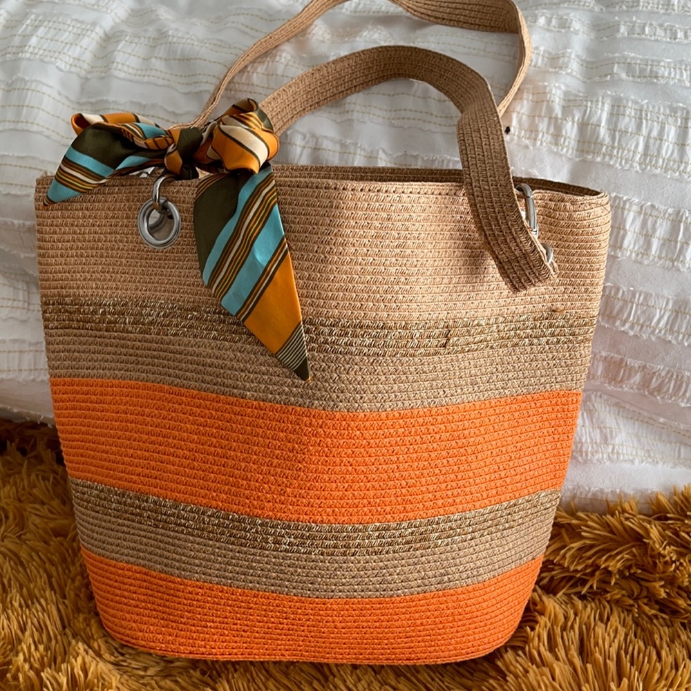 Straw like handbag